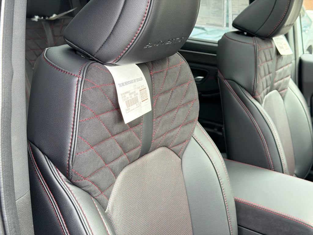 New 2026 Honda Pilot Black Edition image 11