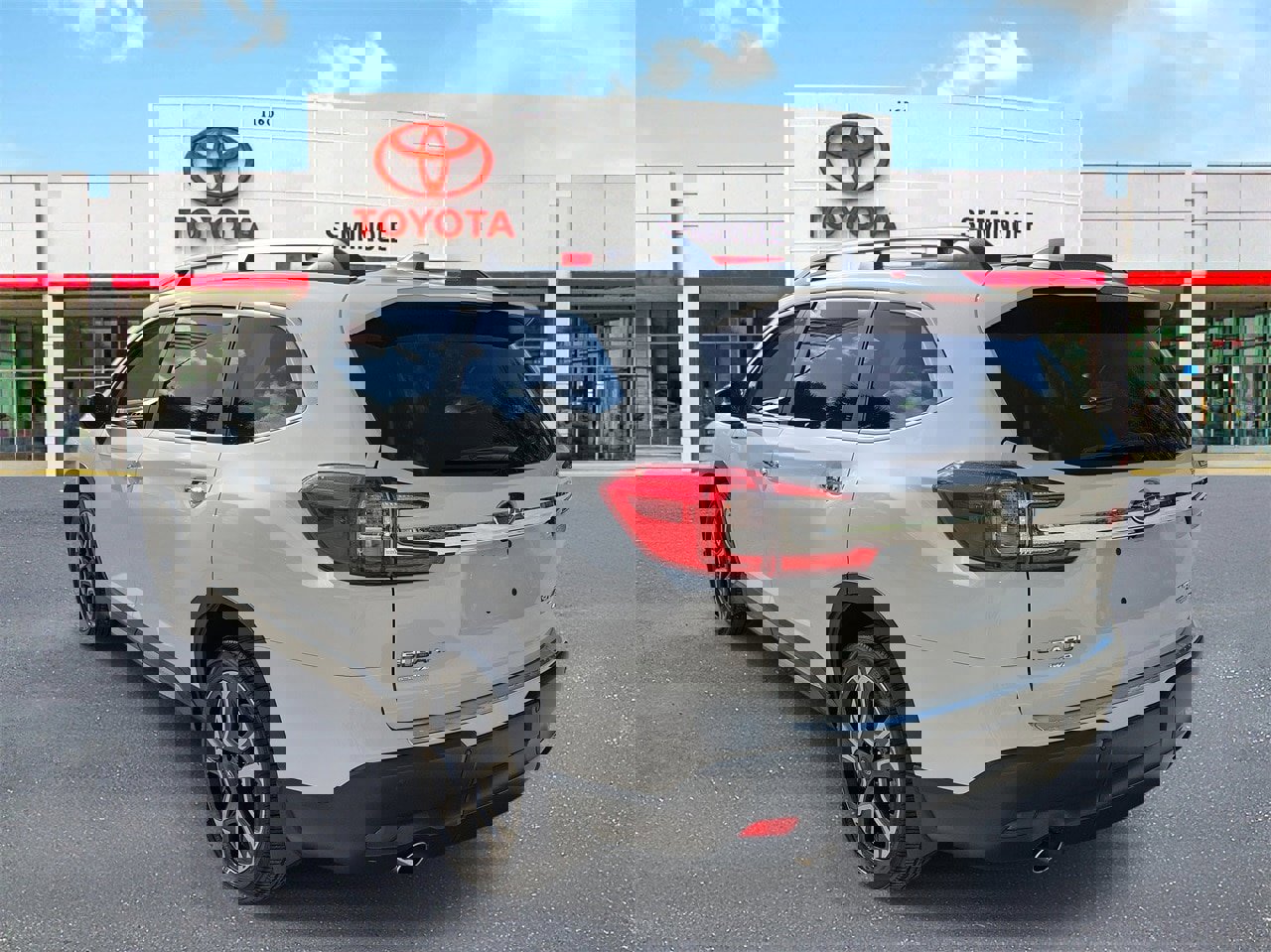 Used 2024 Subaru Ascent Touring w/ Popular Package #2 image 4