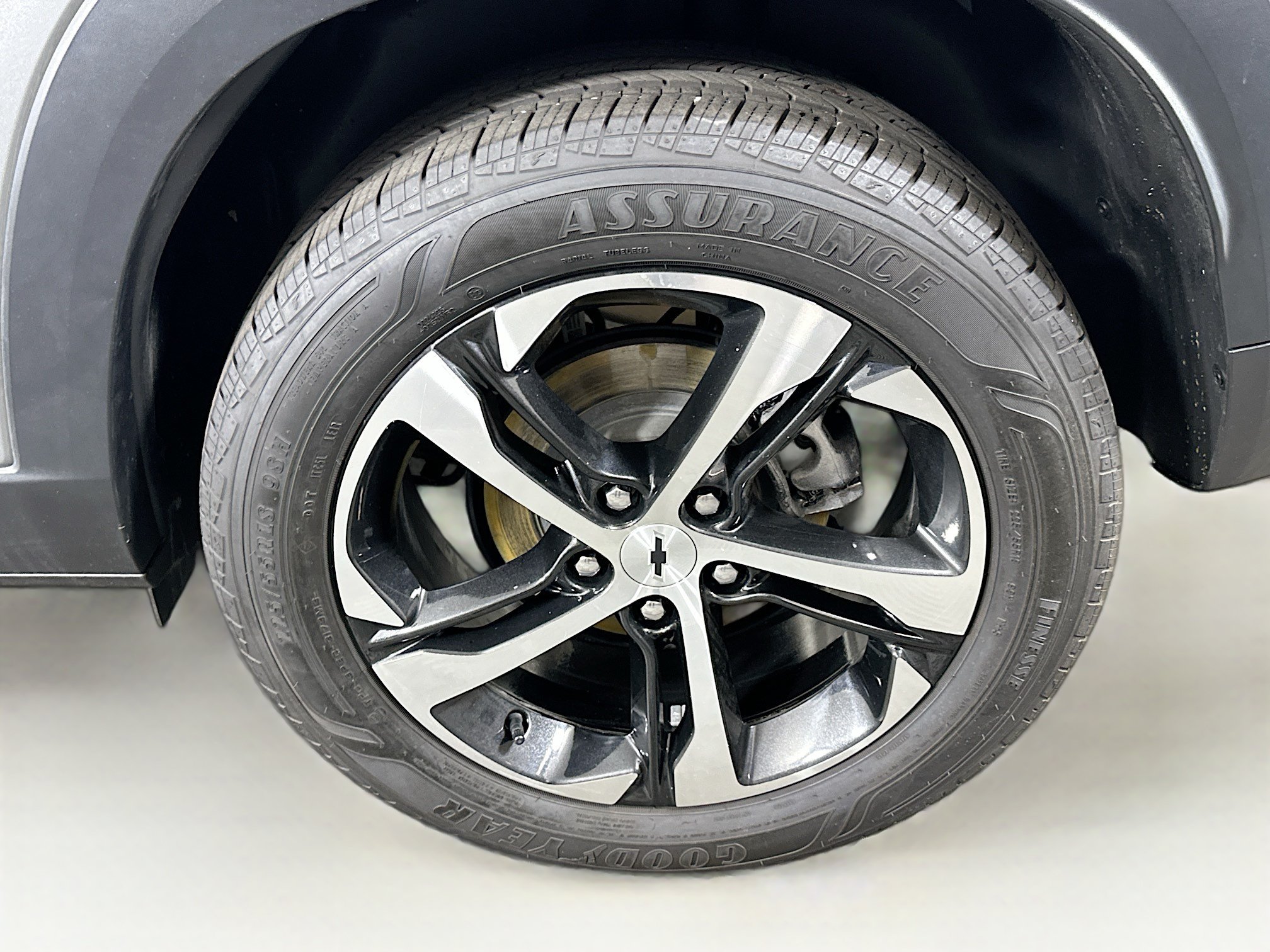 Used 2024 Chevrolet Trax RS w/ Sunroof Package FWD image 11