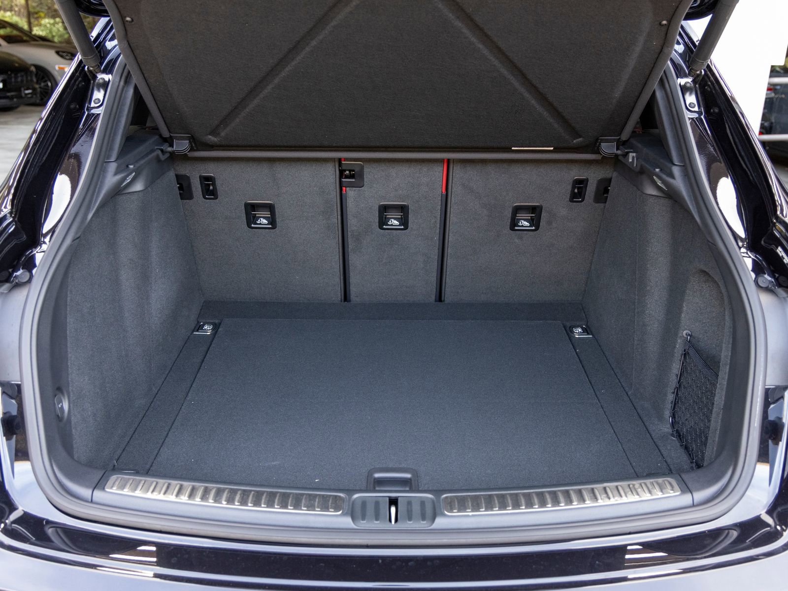 New 2025 Porsche Macan image 45