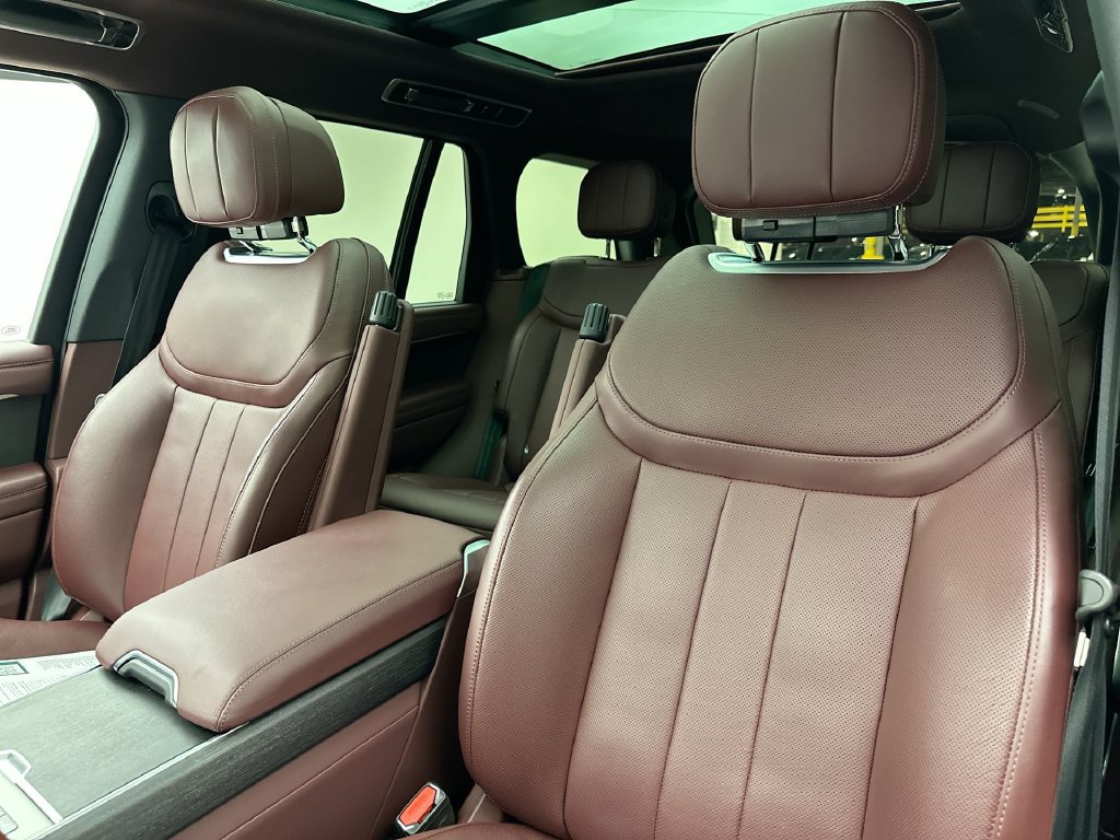 Certified 2025 Land Rover Range Rover SE AWD/4WD image 22