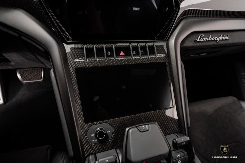 Used 2024 Lamborghini Urus S image 32