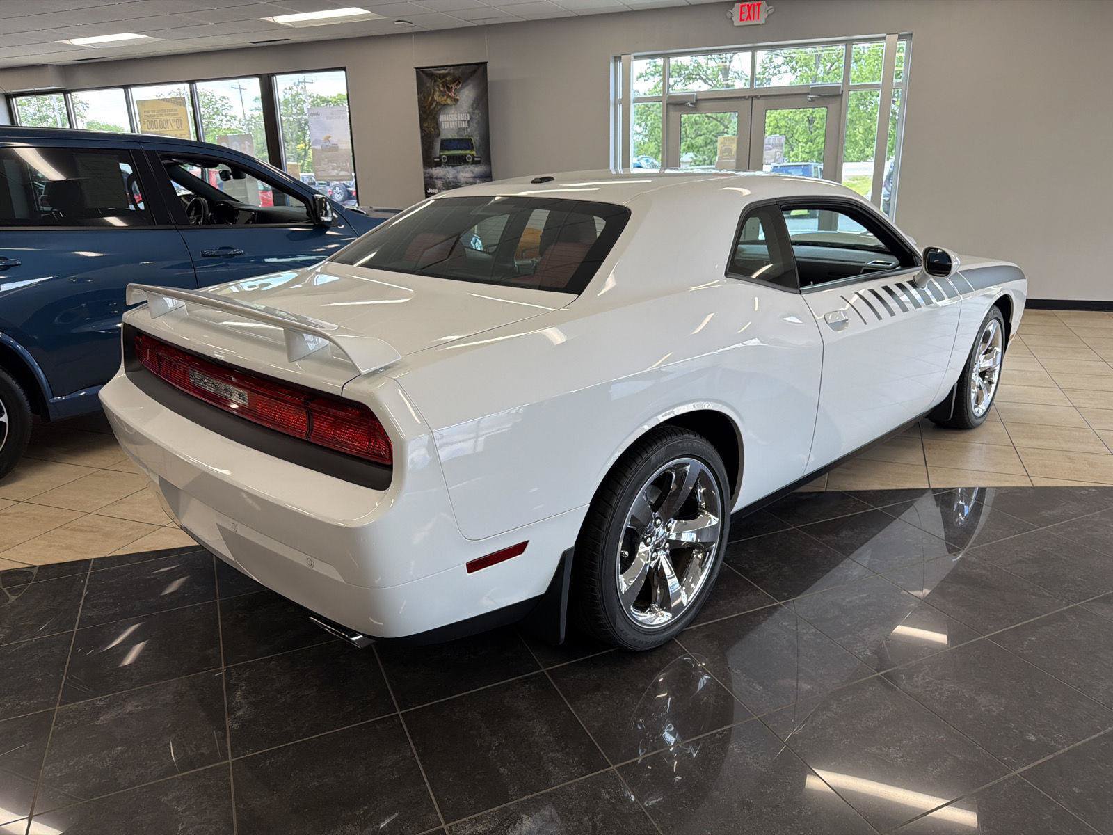 Used 2014 Dodge Challenger R/T Plus RWD image 6