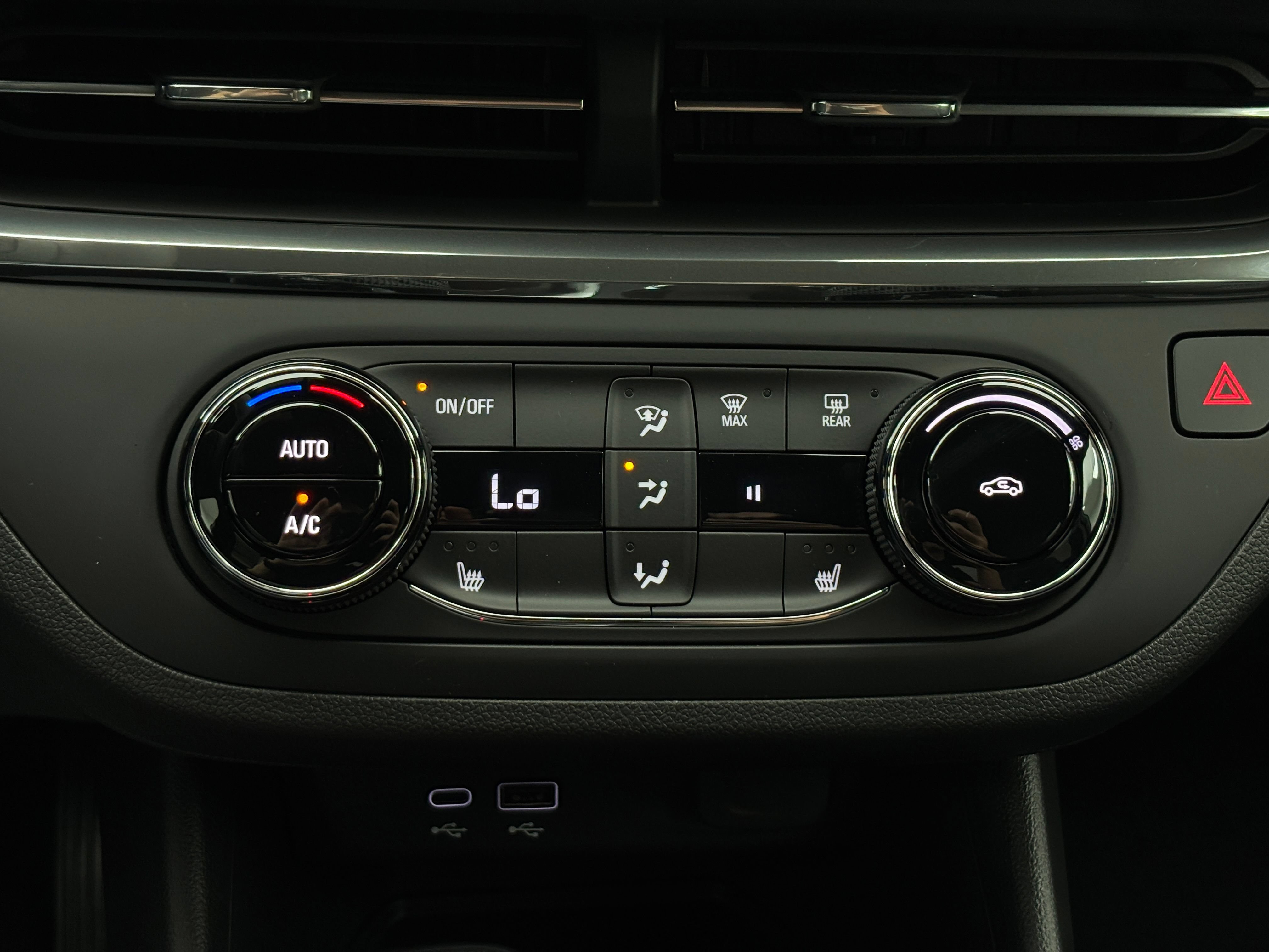 New 2026 Buick Envista Sport Touring w/ Convenience I Package FWD image 24