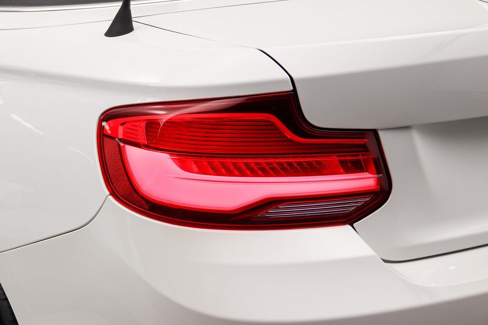 Used 2019 BMW 230i Convertible w/ Convenience Package RWD image 19