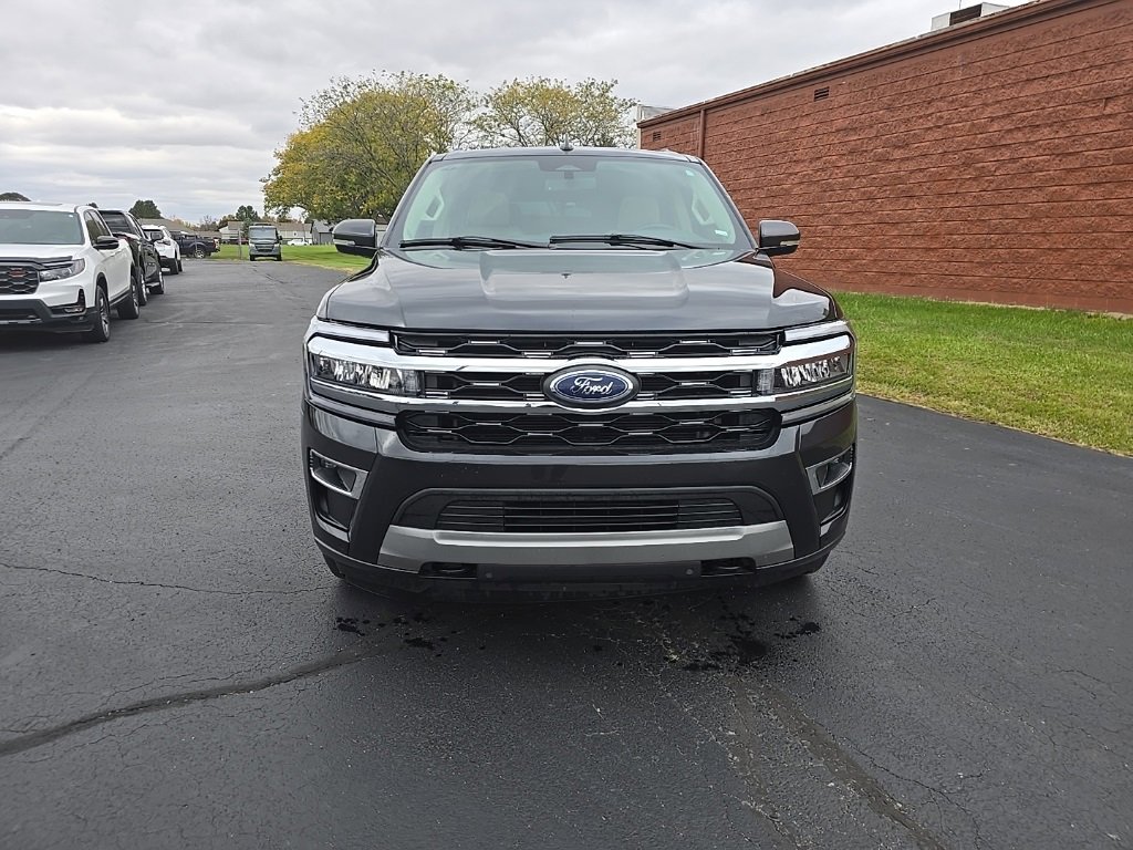 Used 2023 Ford Expedition Limited image 2