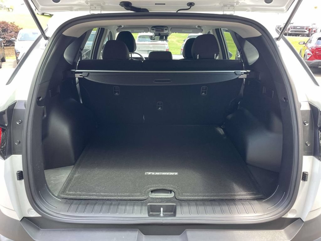 Certified 2026 Hyundai Tucson SE FWD image 8