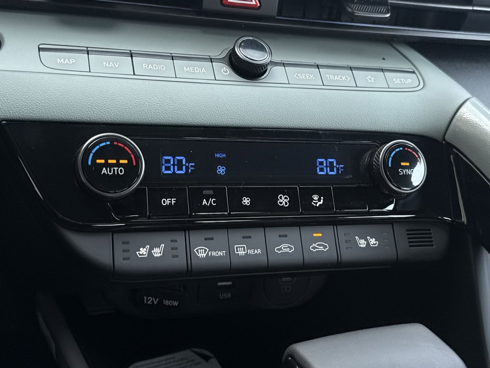 New 2026 Hyundai Elantra Limited image 21