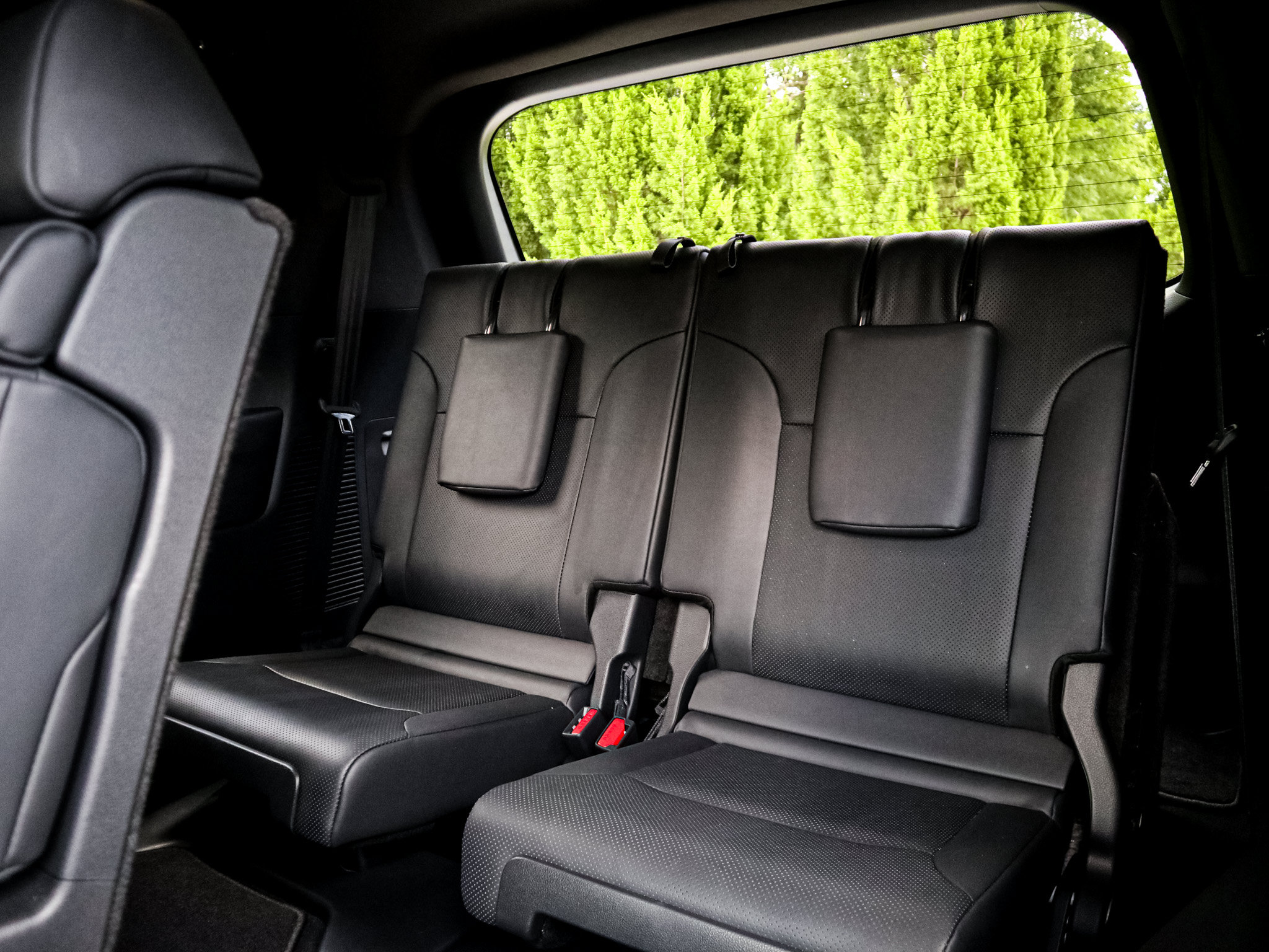 Used 2022 Lexus LX 600 4WD w/ Appearance Package image 33