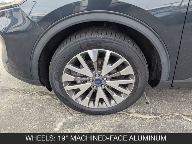 Used 2022 Ford Escape Titanium w/ Class II Trailer Tow Package AWD/4WD image 27