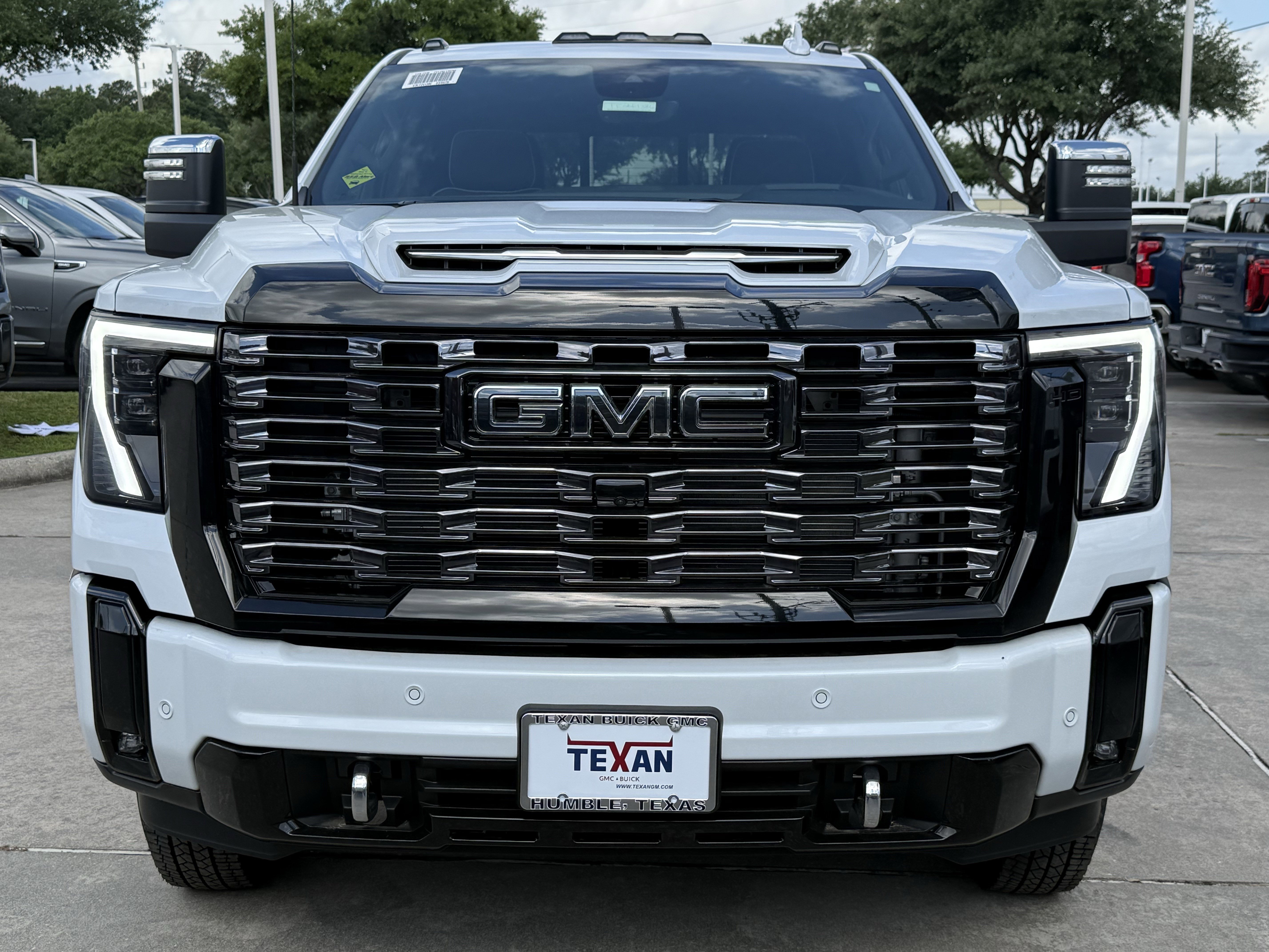 New 2026 GMC Sierra 3500 Denali Ultimate AWD/4WD image 7