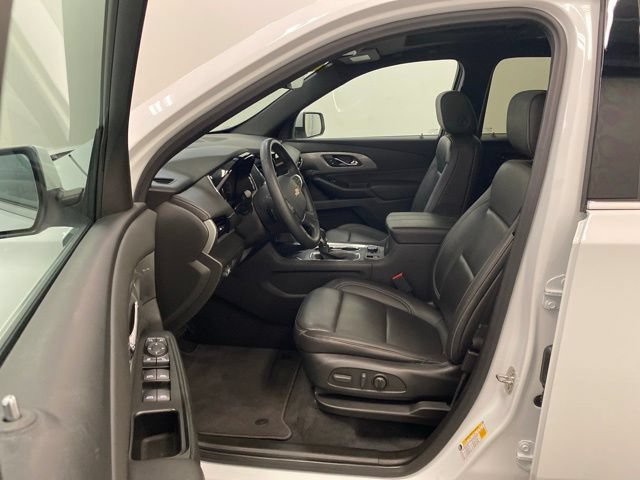 Certified 2023 Chevrolet Traverse LT w/ LT Premium Package AWD/4WD image 8