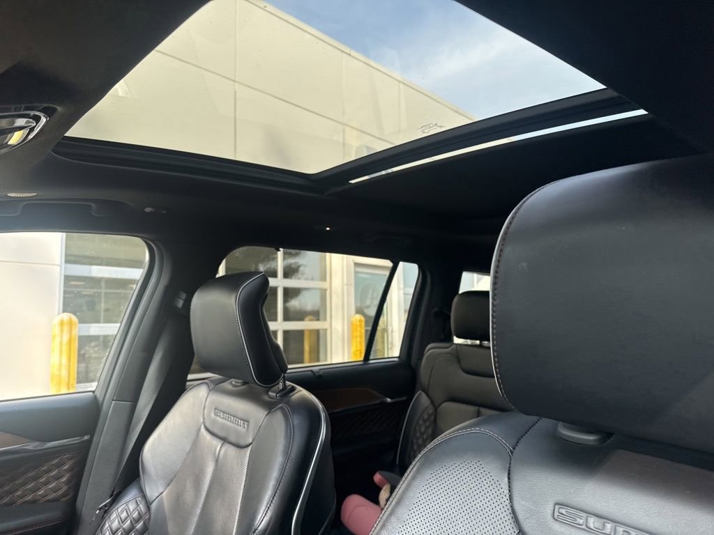 Used 2021 Jeep Grand Cherokee L Summit w/ Luxury Tech Group V image 22