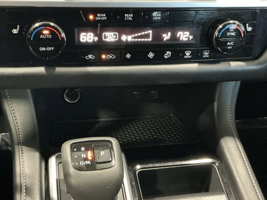 Used 2025 Nissan Pathfinder SV image 7