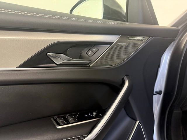 Certified 2025 Jaguar F-PACE R-Dynamic S image 11