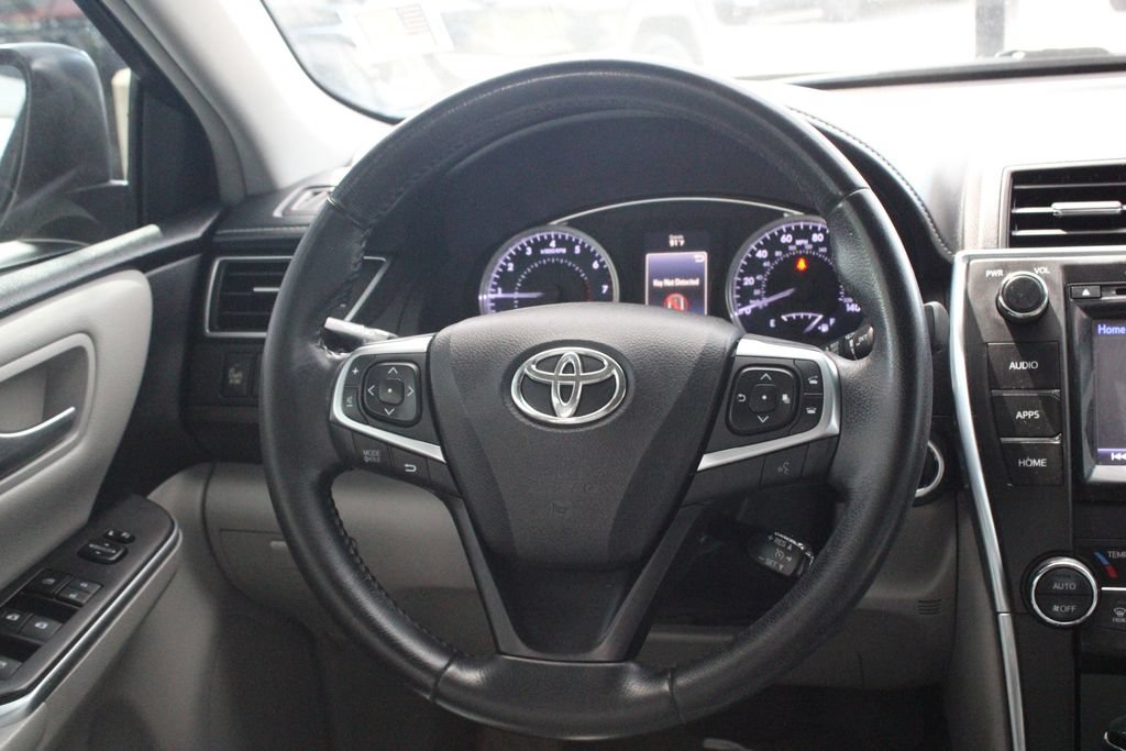 Used 2015 Toyota Camry XLE w/ Moonroof Package FWD image 27