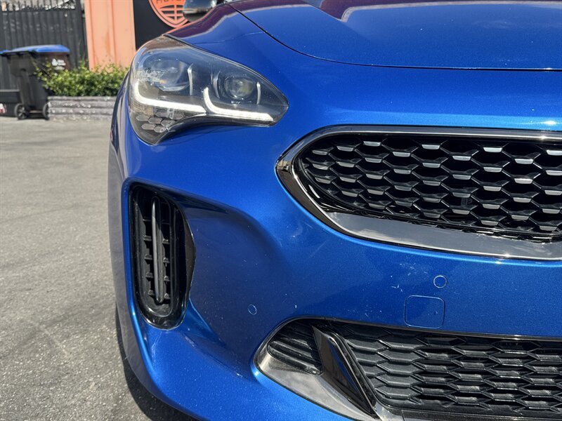 Used 2018 Kia Stinger GT2 AWD/4WD image 3