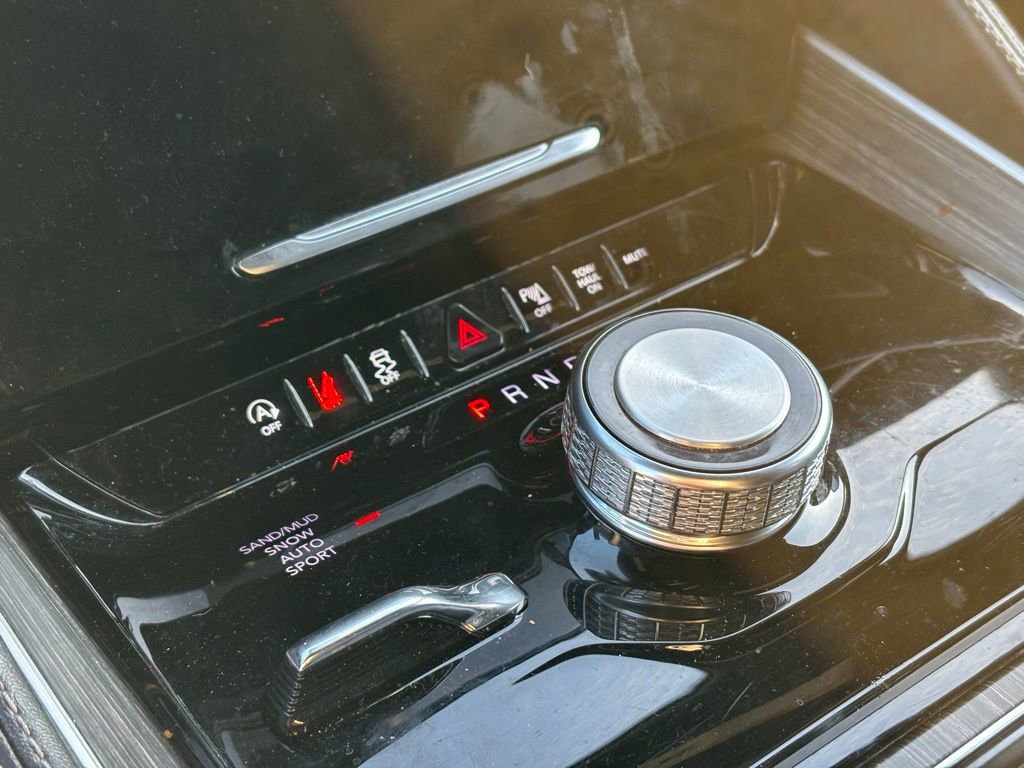 Used 2023 Jeep Wagoneer L Series II image 23