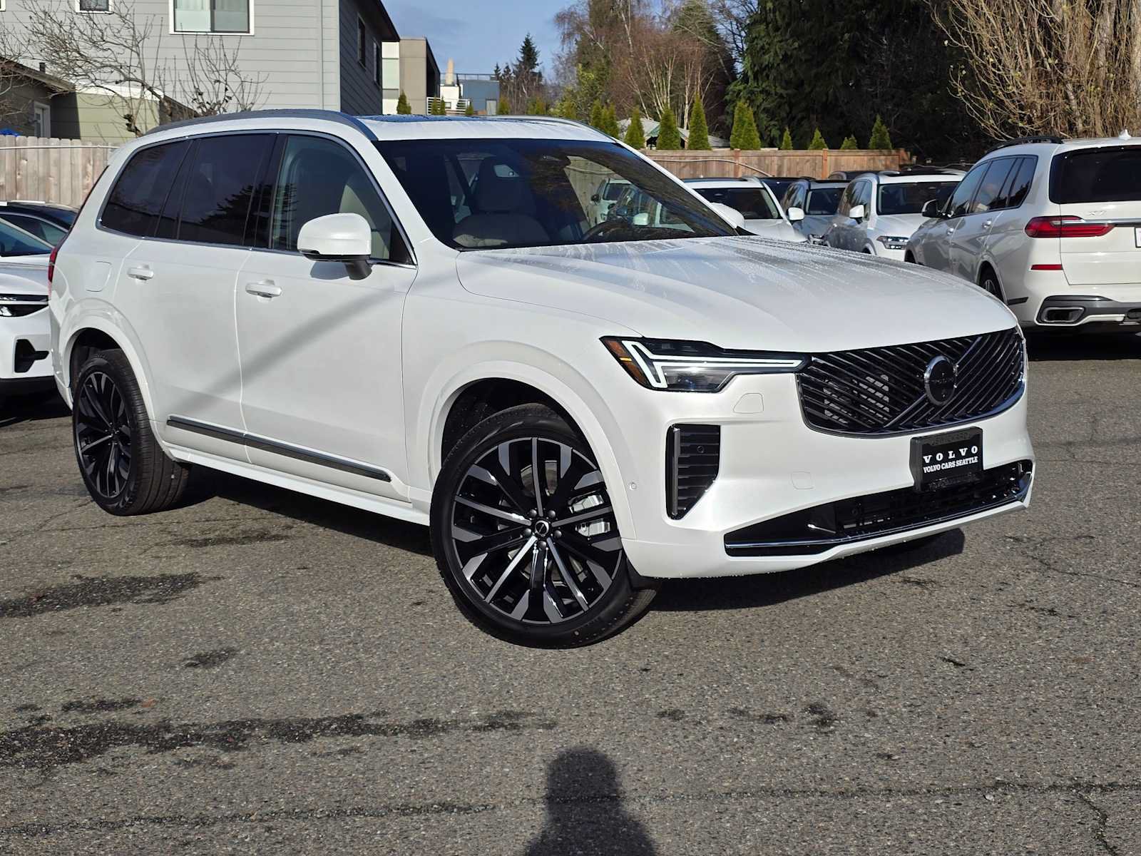 New 2026 Volvo XC90 B6 Plus w/ Protection Package Premier AWD/4WD image 2