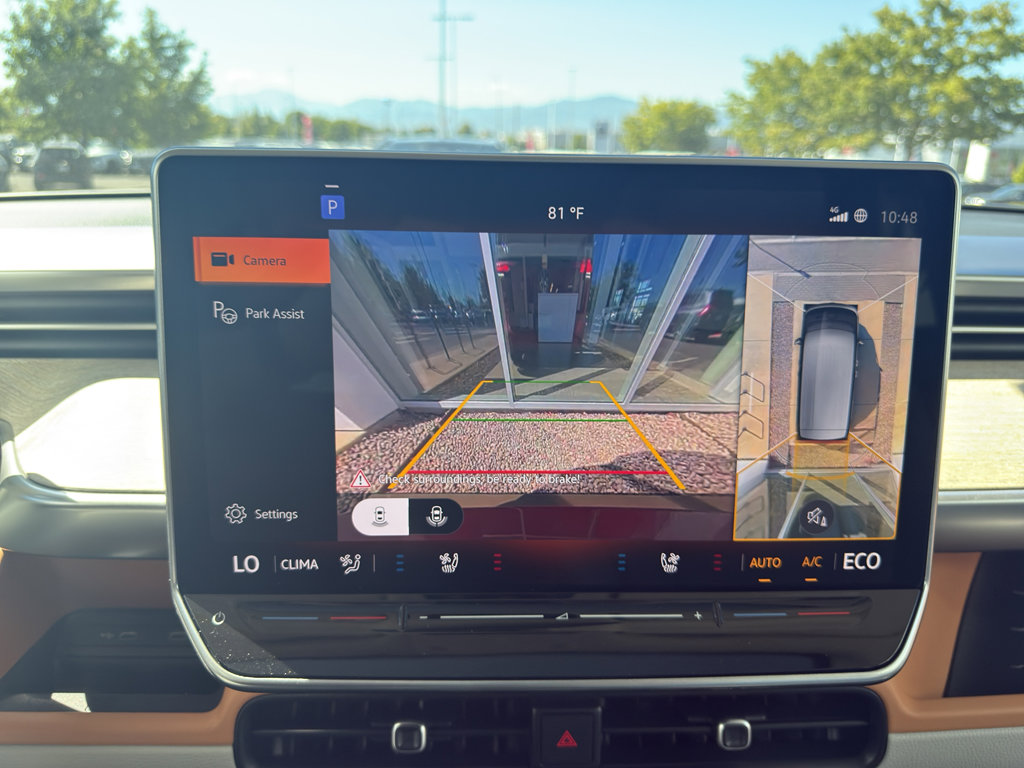 Used 2025 Volkswagen ID. Buzz 1st Edition image 12