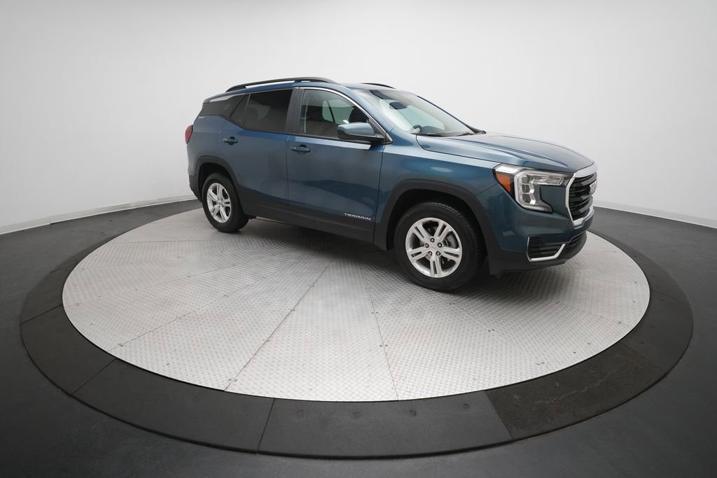 Used 2024 GMC Terrain SLE w/ Driver Convenience Package image 35