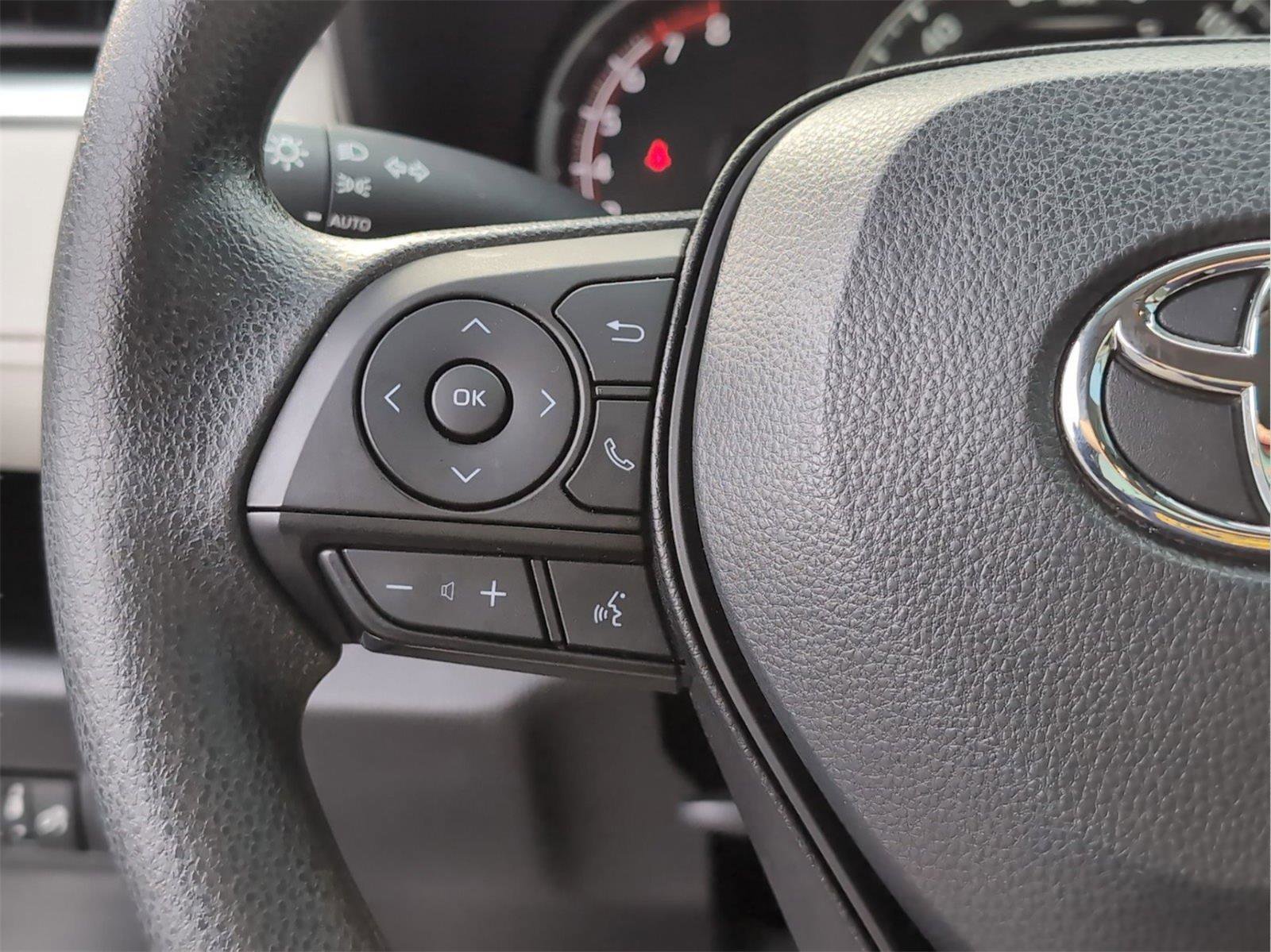 Used 2024 Toyota RAV4 XLE image 25