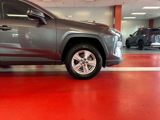 Certified 2021 Toyota RAV4 LE AWD/4WD image 30