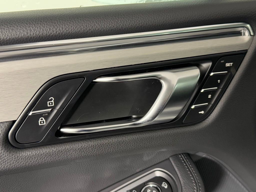 New 2026 Porsche Macan image 27