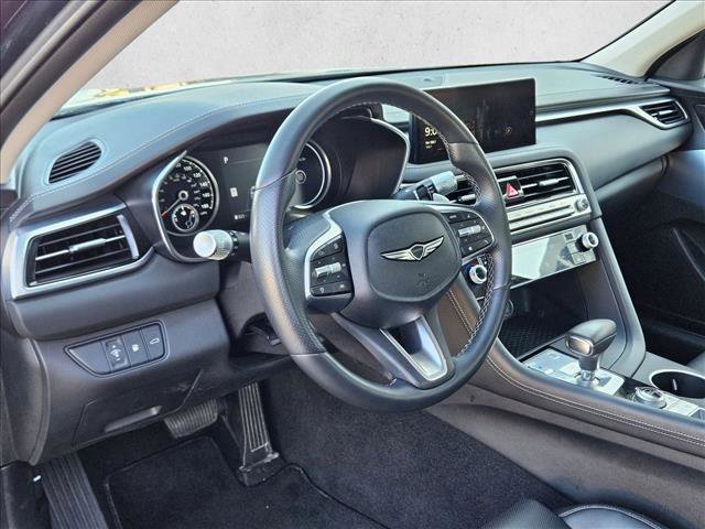 Used 2025 Genesis G70 2.5T image 10