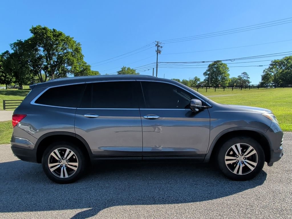Used 2016 Honda Pilot Touring image 2