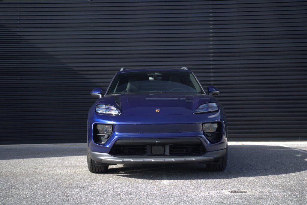 New 2025 Porsche Macan 4S Electric image 6