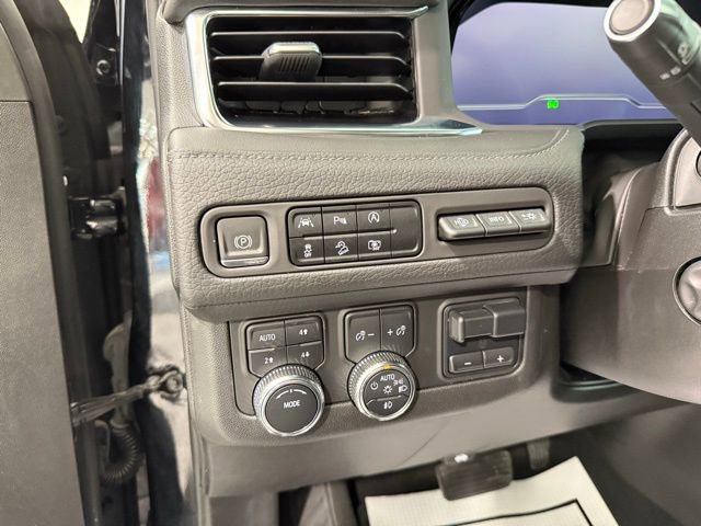 Used 2023 GMC Yukon XL Denali image 13