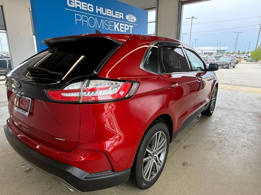 Used 2022 Ford Edge Titanium AWD/4WD image 2
