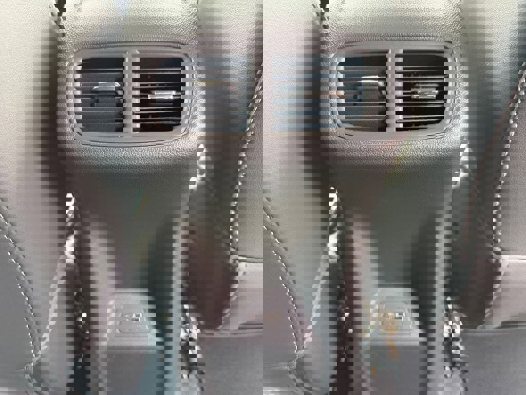 Used 2025 Buick Envision Sport Touring image 23