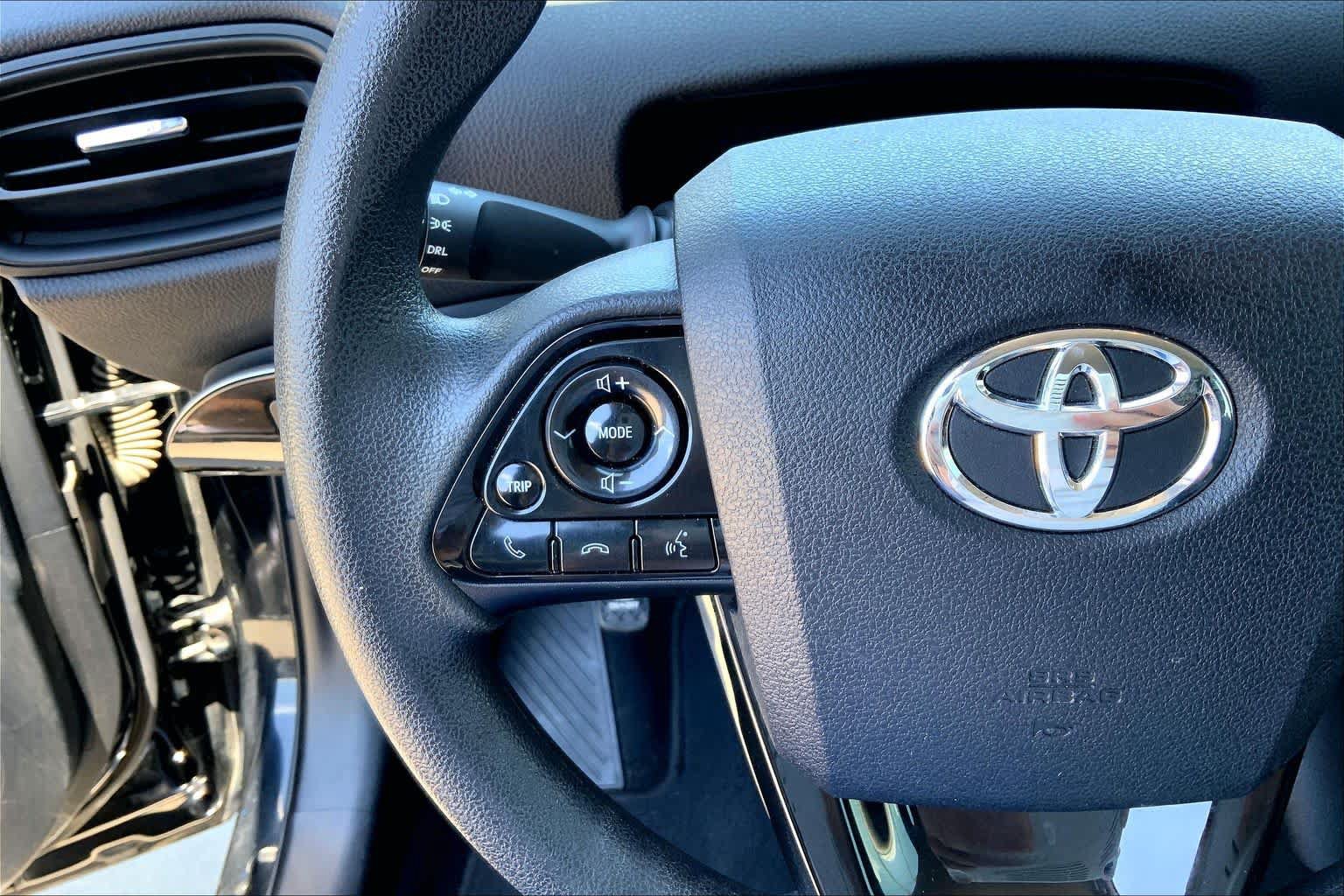 Used 2020 Toyota Prius LE FWD image 22