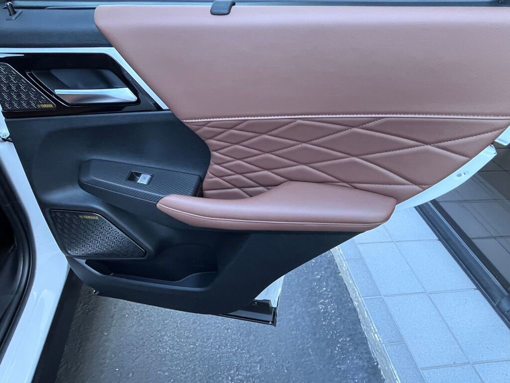 New 2025 Mitsubishi Outlander SEL image 28