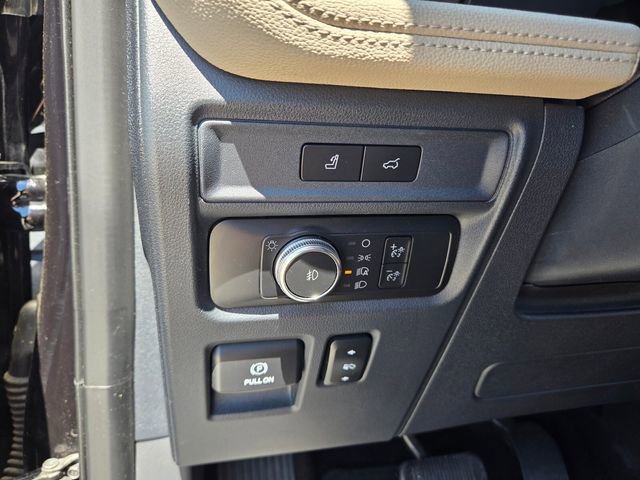 Used 2022 Ford Expedition Max Limited AWD/4WD image 24