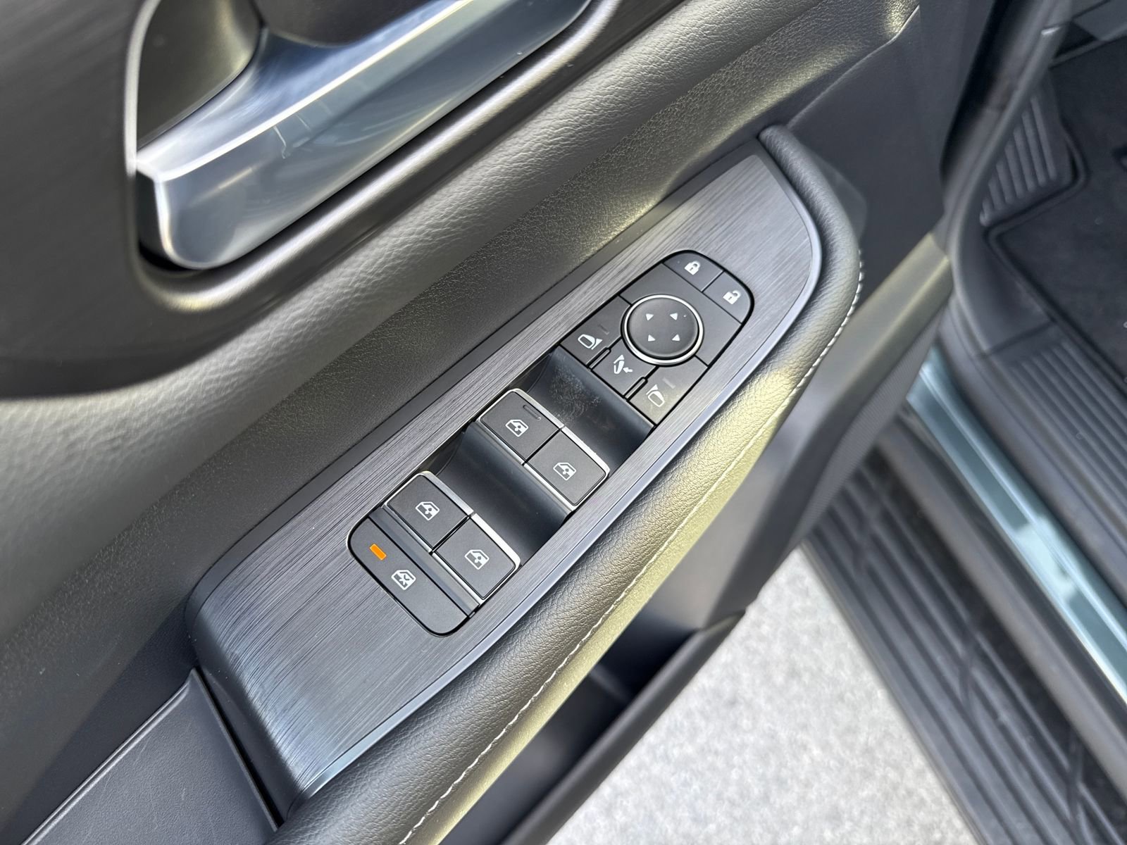 New 2026 Nissan Armada PRO-4X w/ Captain's Chari Seat Package image 13