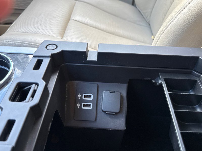 Used 2017 Ford Expedition Limited image 24