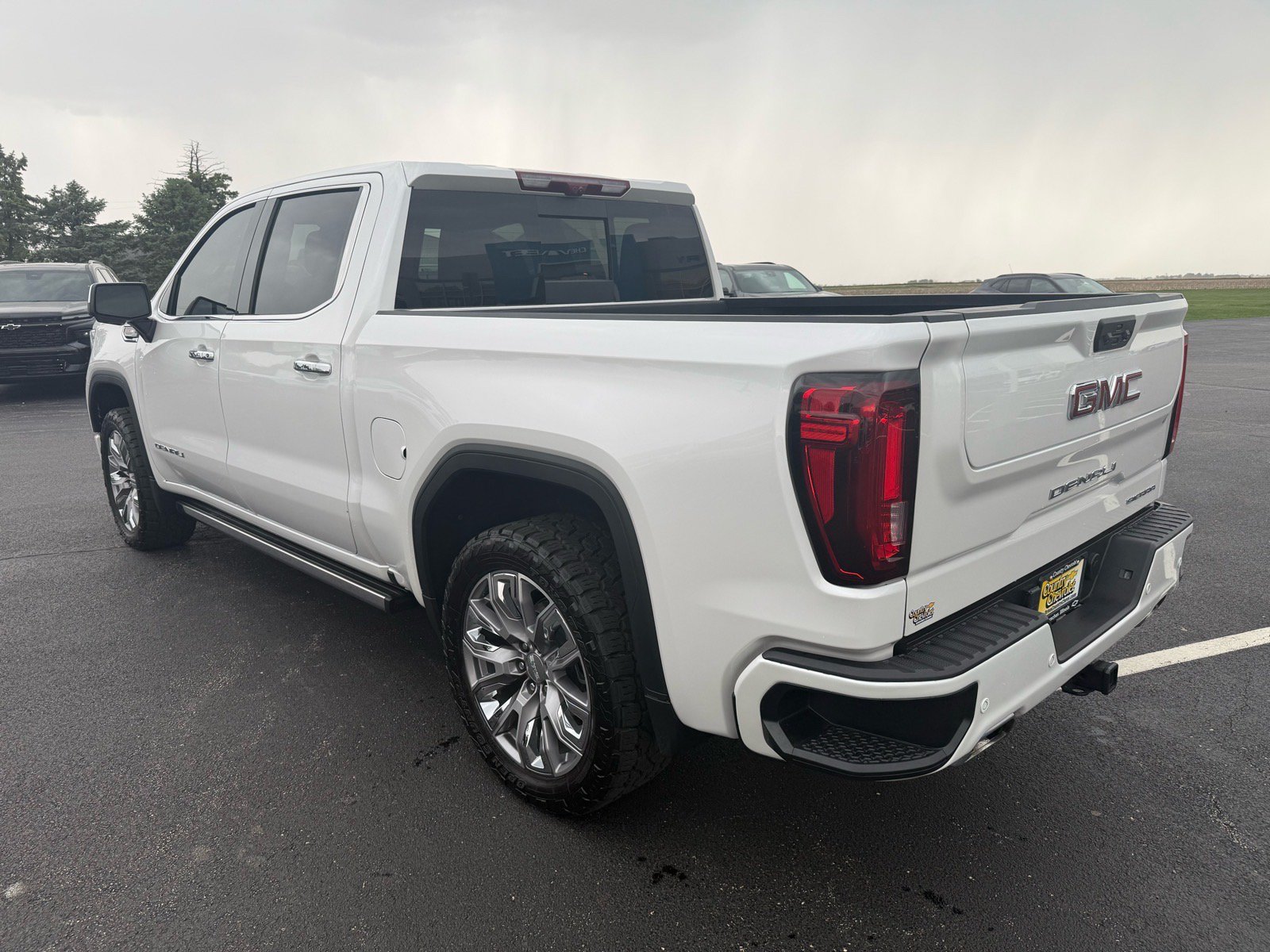 Used 2025 GMC Sierra 1500 Denali w/ Denali Reserve Package AWD/4WD image 3