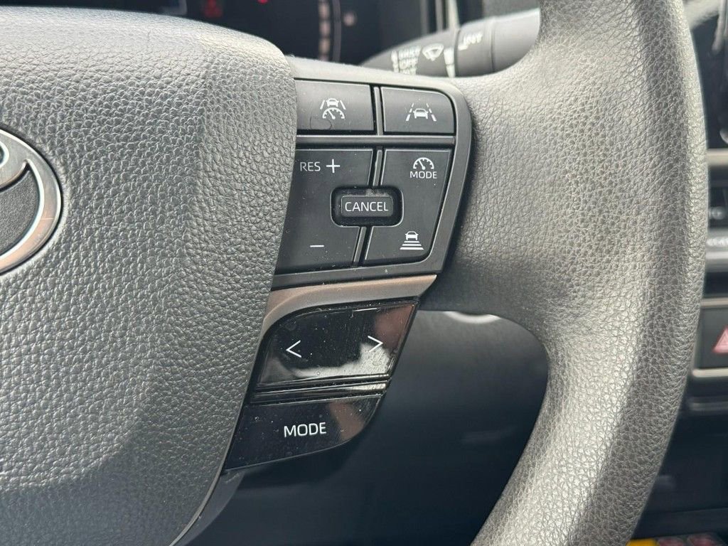 Used 2025 Toyota Camry LE FWD image 18