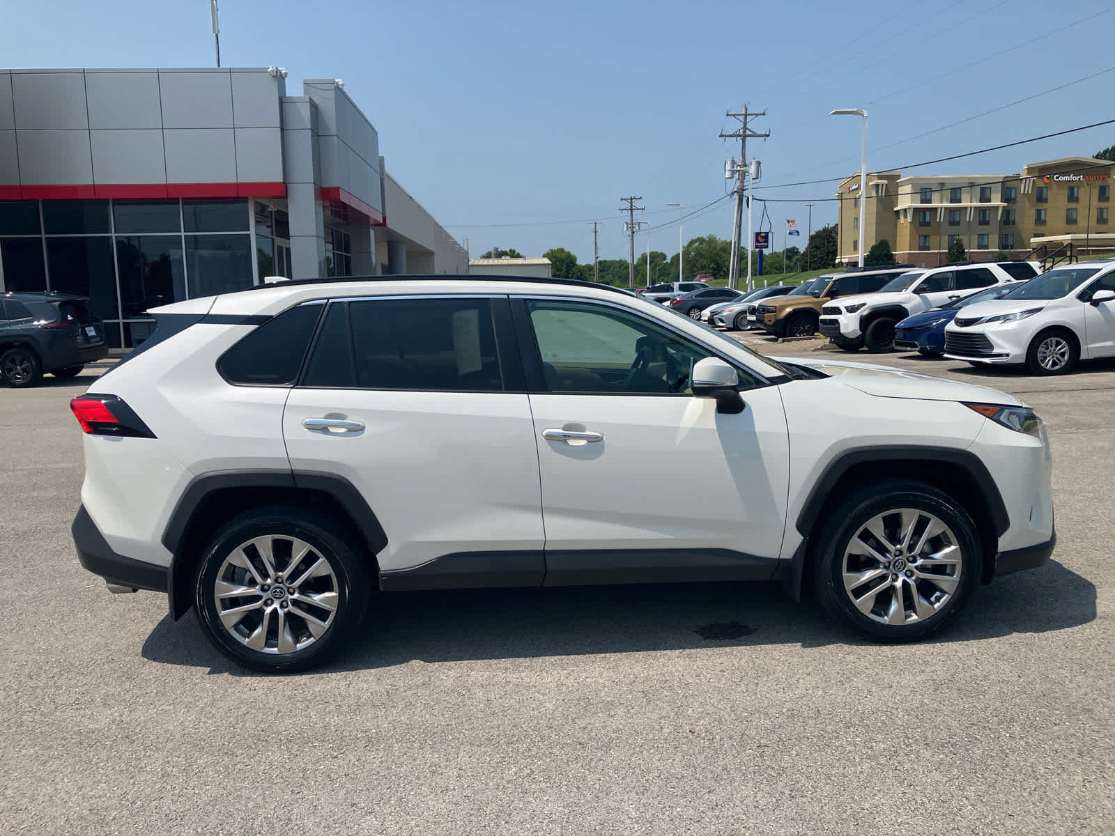 Certified 2020 Toyota RAV4 Limited AWD/4WD image 10