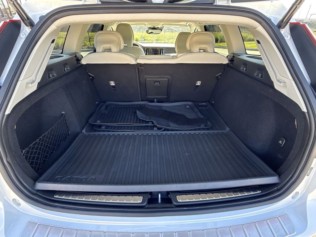 Used 2022 Volvo V60 T5 Cross Country AWD/4WD image 13