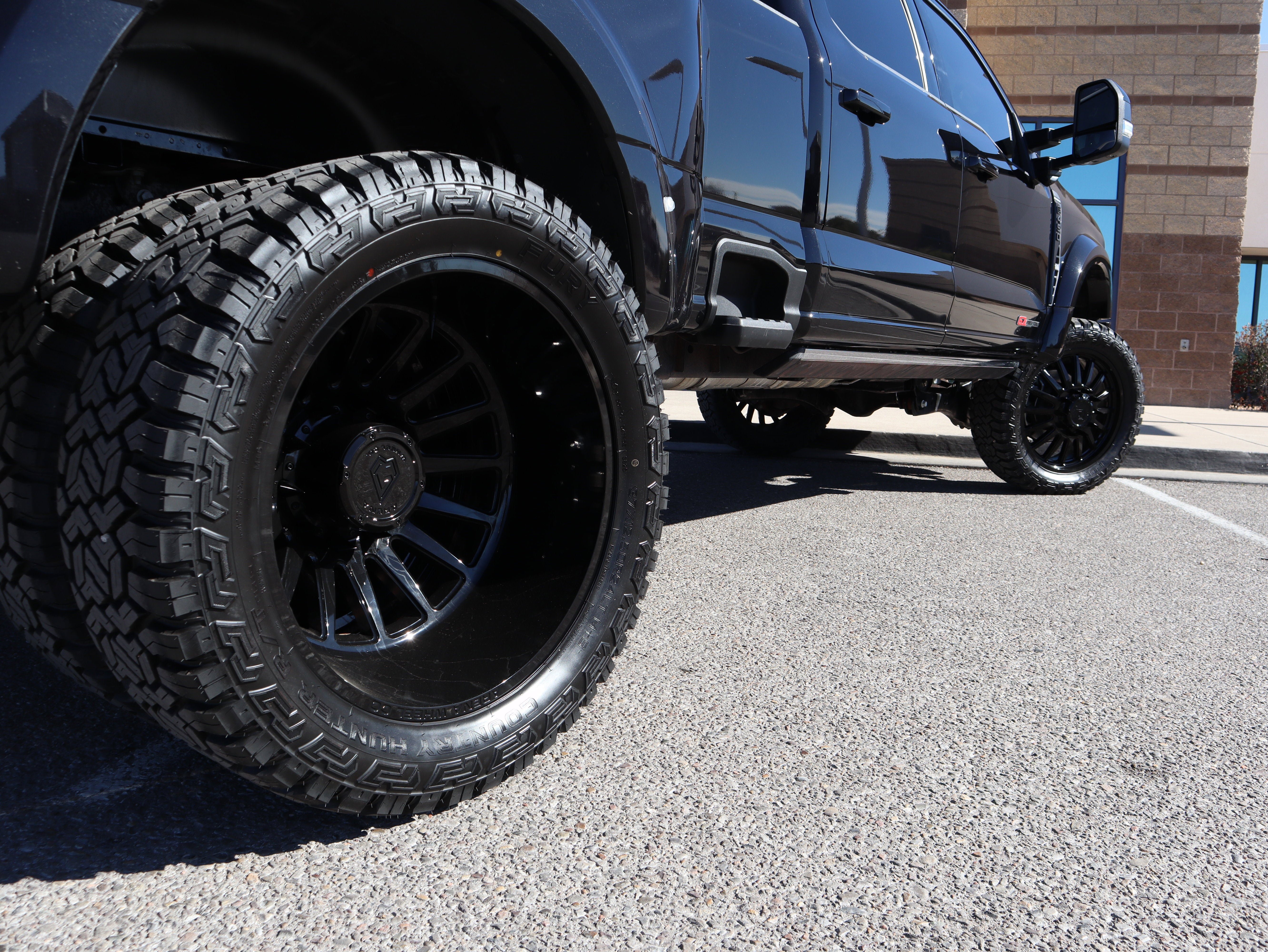 Used 2025 Ford F450 Platinum w/ FX4 Off-Road Package image 11