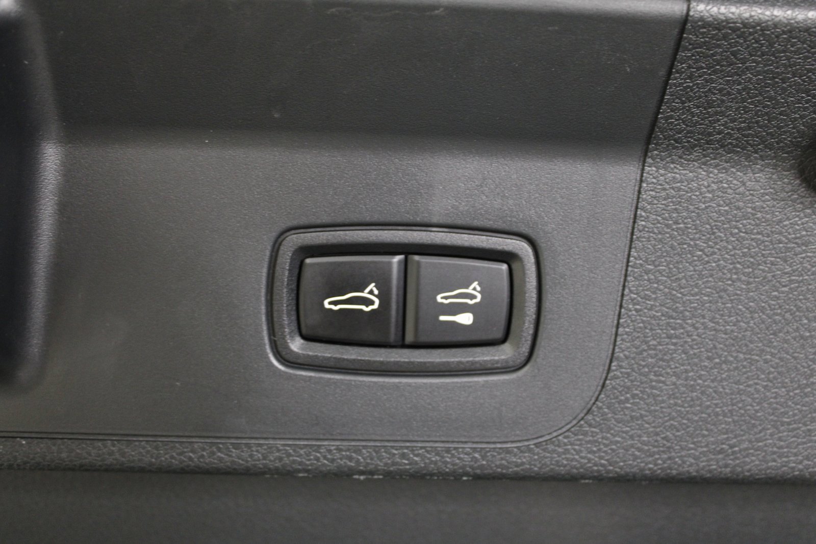 Certified 2022 Porsche Panamera 4 Platinum Edition image 18