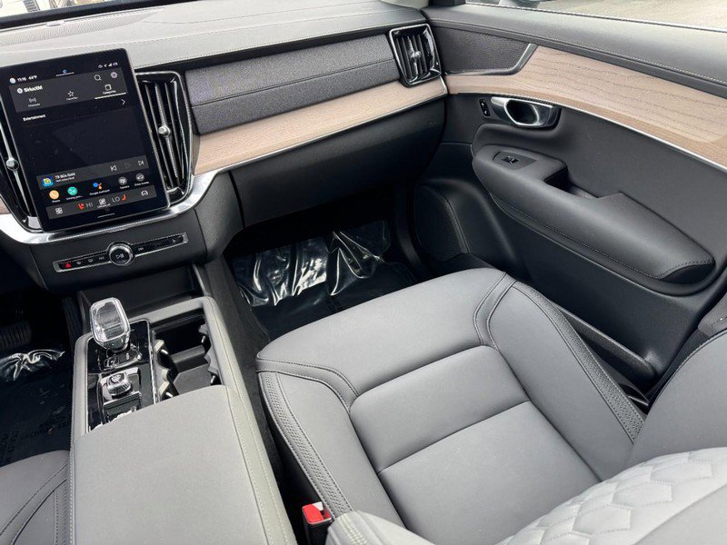 Certified 2025 Volvo XC90 B5 Plus image 16