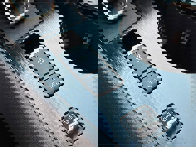 Certified 2024 Nissan Rogue SV image 29