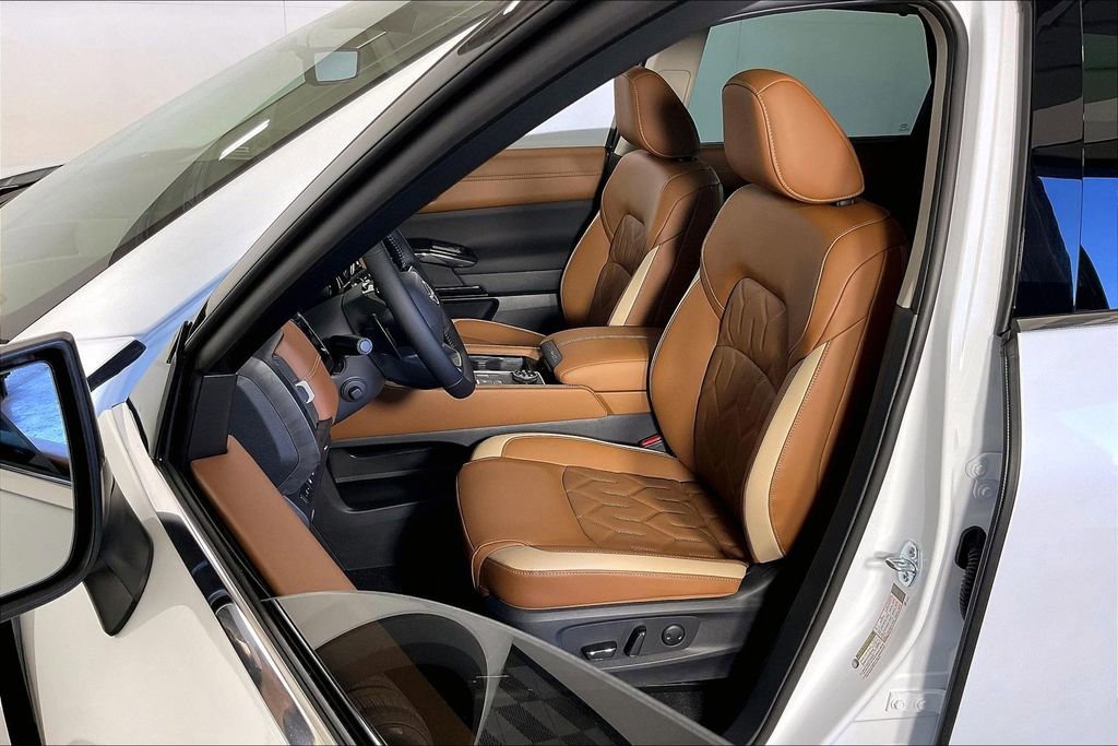 New 2026 Nissan Pathfinder Platinum w/ Cargo Package image 14