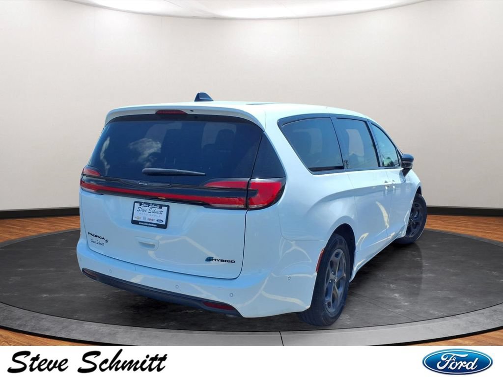 Used 2024 Chrysler Pacifica Limited FWD image 27