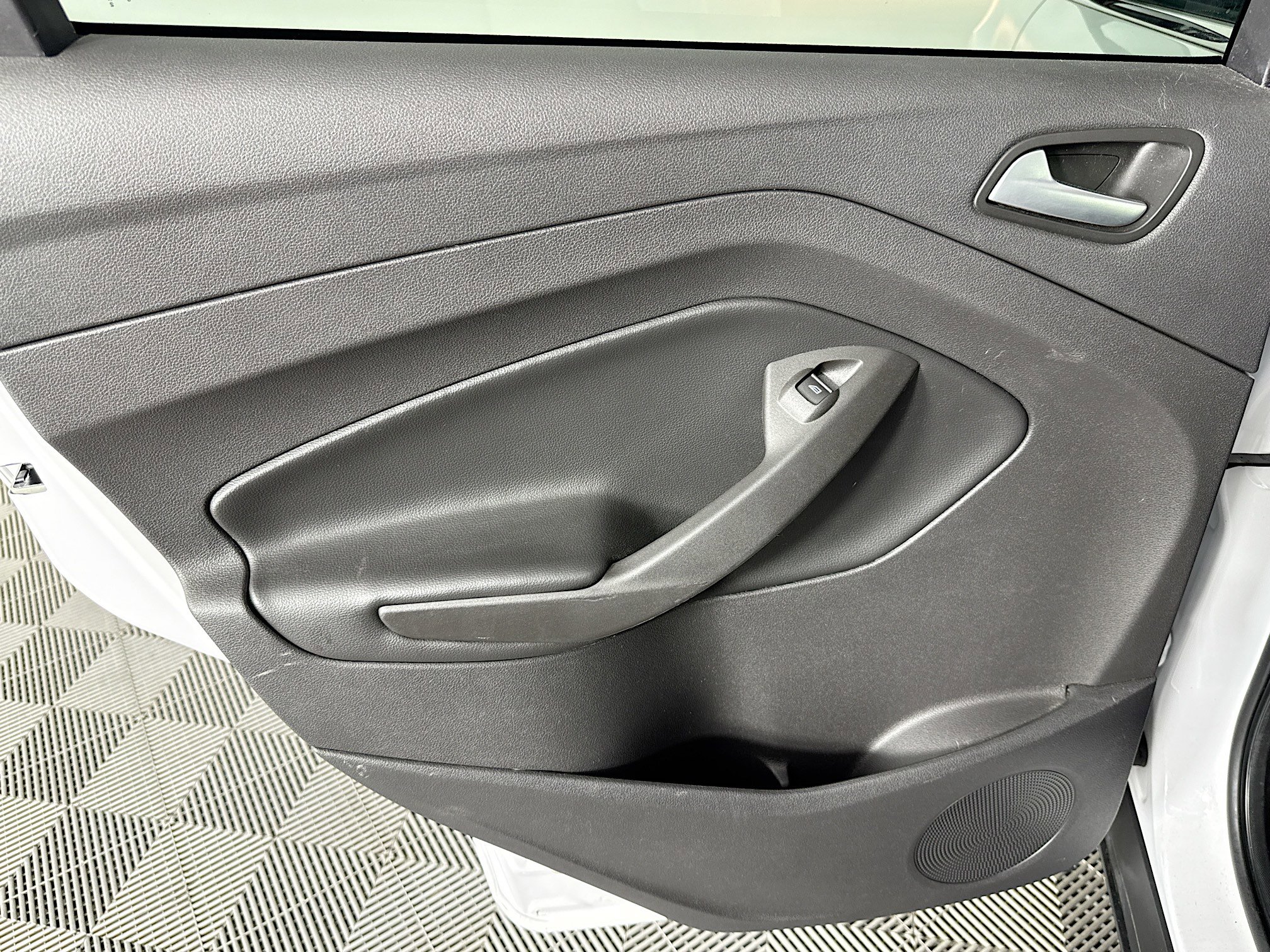 Used 2017 Ford Escape SE FWD image 24